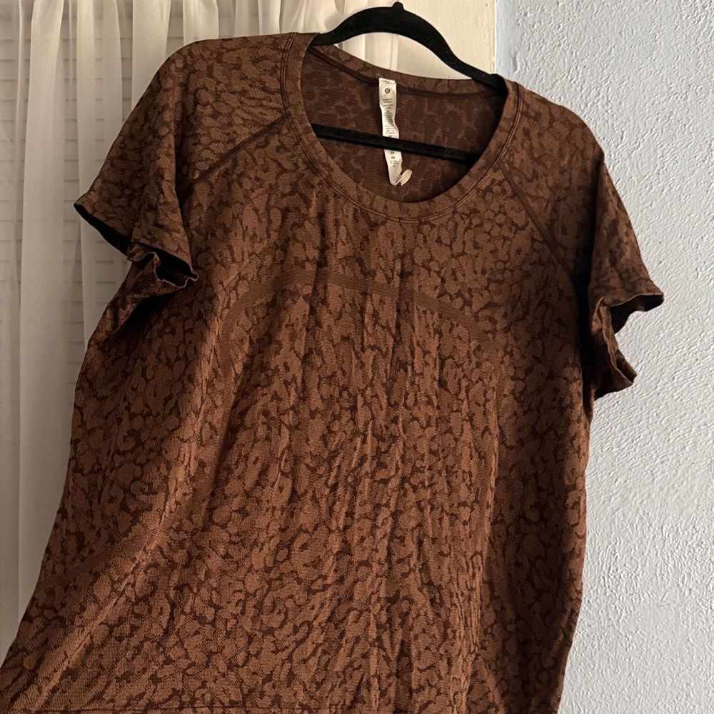 lululemon athletica Brown Patterned Short Sleeve Top